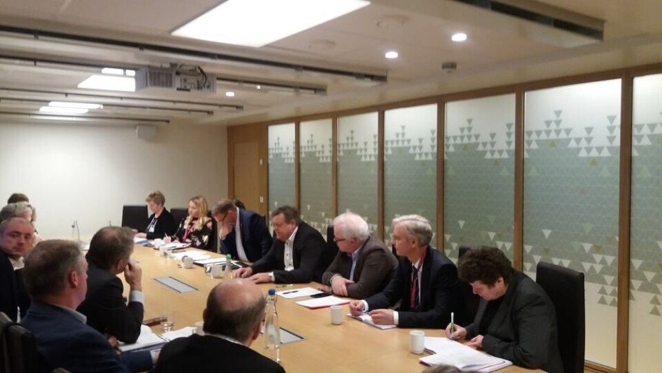 El ministro de Pesca noruego, Harald T. Nesvik, sostuvo una reunión para informar sobre los acuerdos comerciales y el acceso al mercado en varios países. Foto: Harrieth Lundberg.