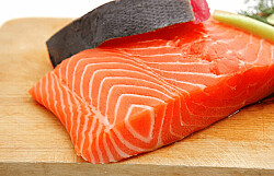 Noruega: precio del salmón continua a la baja