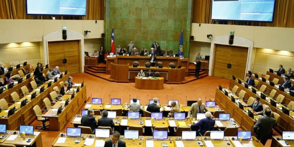 A sala proyecto que modifica prohibición de capturar salmones escapados