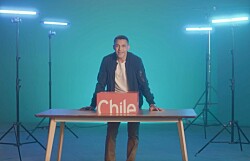 Alexis Sánchez protagoniza campaña para promocionar salmón chileno y otros envíos