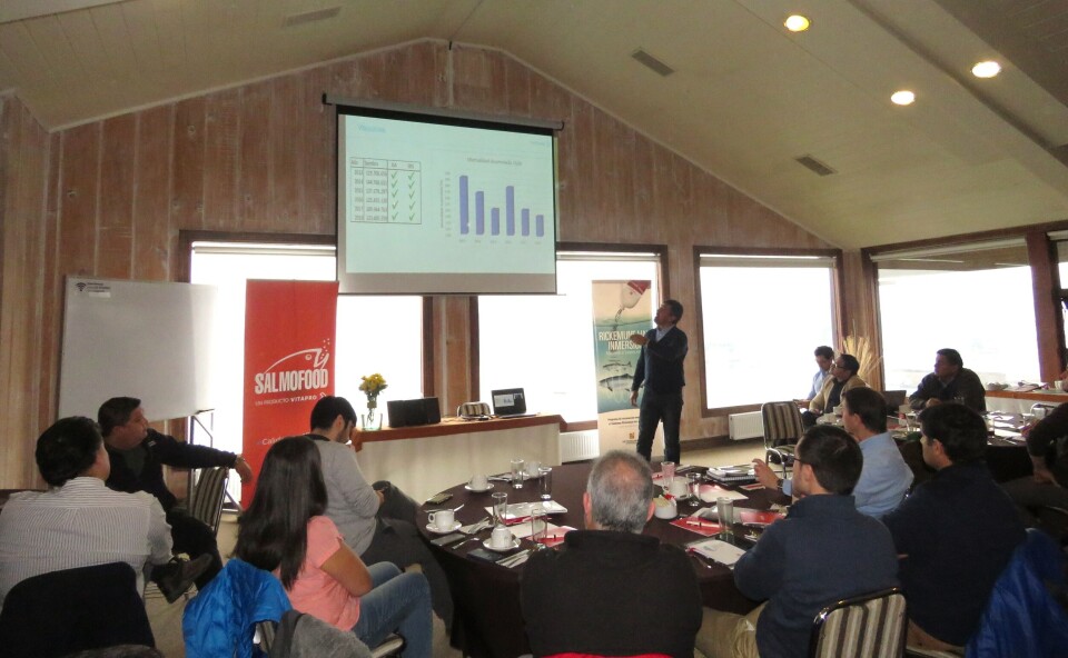 Rodrigo Cartes, asesor técnico de Salmofood, en desayuno técnico organizado por la compañía. Foto: Karla Faundez, Salmonexpert.