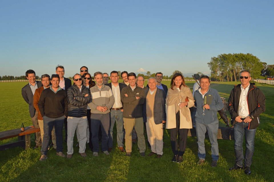 La CEO de Skretting se reunió con los representantes de las principales salmonicultoras del país. Foto: Skretting Chile.