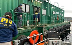 Autoridades realizan fiscalización conjunta a pontones de AquaChile