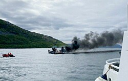 Barco de trabajo de Cermaq se hundió tras incendio