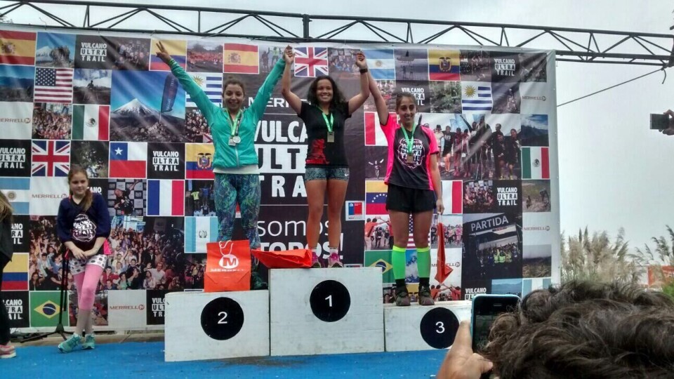 Chilotes apoyados por Salmofood triunfan en Vulcano Ultra Trail