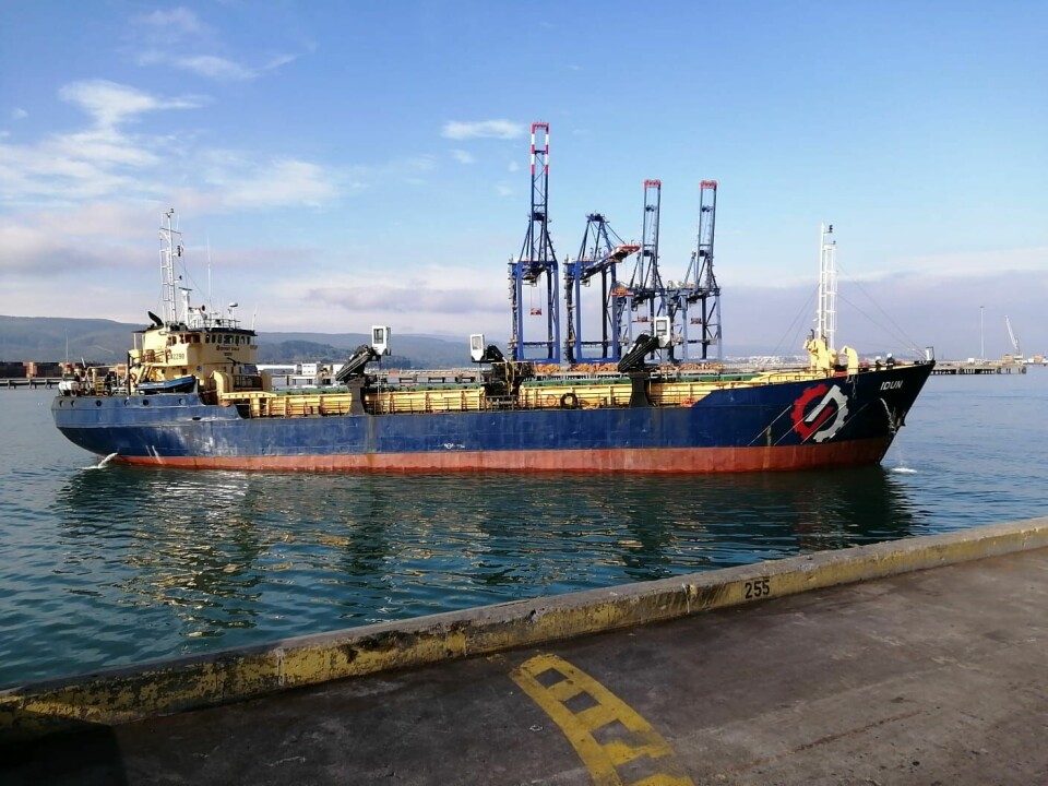 Barco donde se transportó el alimento de Cargill a Puerto Montt. Foto: Cargill.