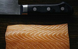 Consumo de salmón protegería la piel de los rayos UV