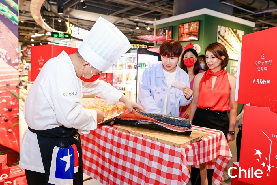Entre el 5 y el 11 de julio, la oficina de ProChile Beijing y el hipermercado Fresh Hippo, destacaron los productos chilenos en la campaña “Chile E-commerce week in Hema”. Foto: ProChile.