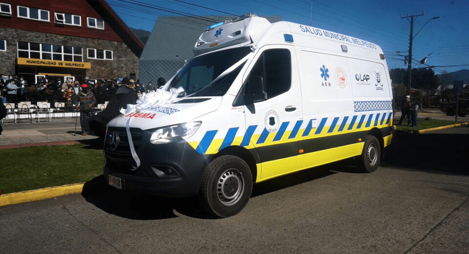 Ambulancia permitirá fortalecer la red de salud de la comuna. Foto: SalmonChile.