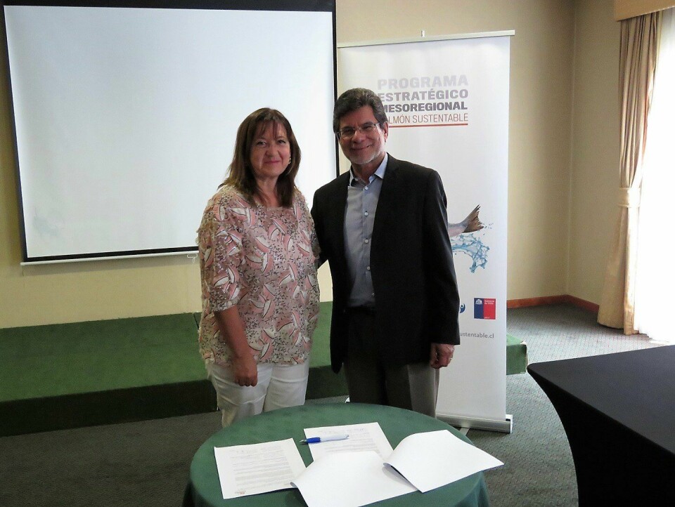 Dra. María José Galotto, directora de Co-Inventa y Adolfo Alvial, director Corfo Los Lagos. Foto PEM Salmón Sustentable.