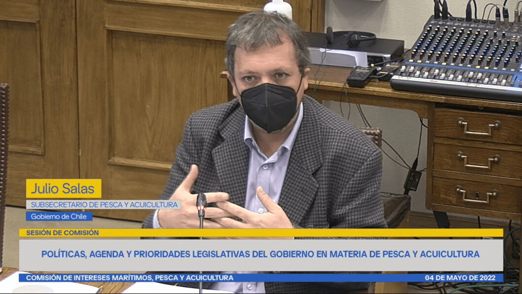 Julio Salas, subsecretario de Pesca y Acuicultura, en el Senado. Julio Salas, subsecretario de Pesca y Acuicultura, en el Senado.