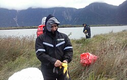 Gremio inicia programa piloto de limpieza de playas en Aysén