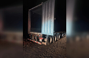 Delincuentes roban camión con millonaria carga de salmones en Cabrero