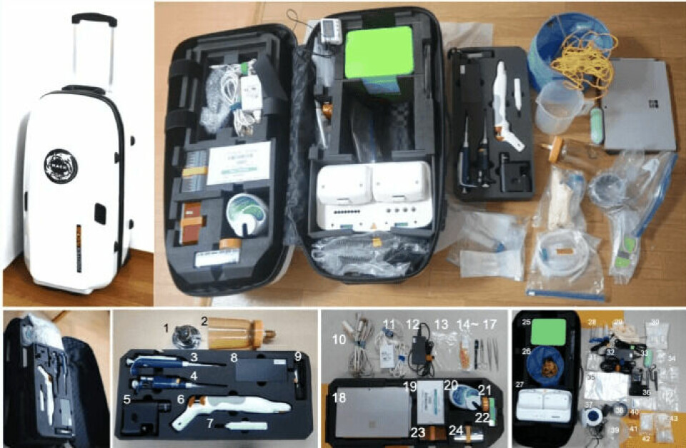 El Suitcase Lab mide 47×39×90 cm, pesa 15 kg y contiene 43 herramientas que incluyen todo lo necesario para realizar la detección de las microalgas. Imagen: Fujiyoshi y col., 2020.