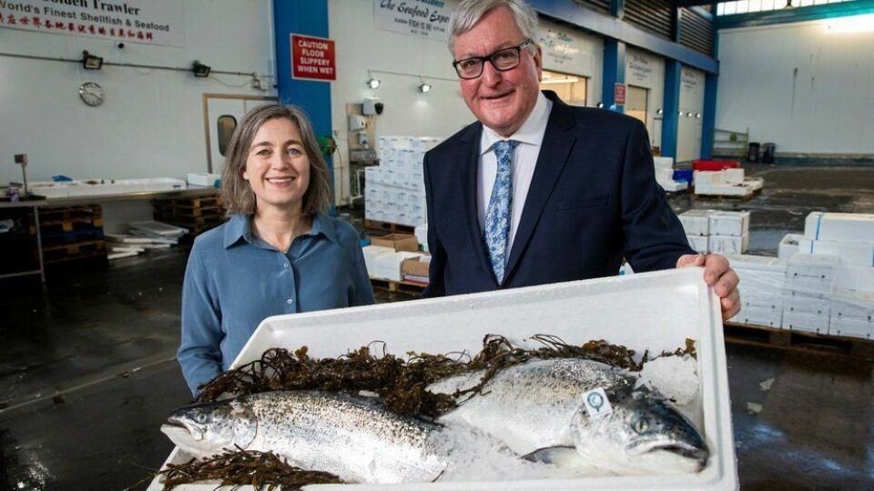 Directora ejecutiva de SSPO, Julie Hesketh-Laird, y el secretario de economía rural, Fergus Ewing. Foto: SSPO.
