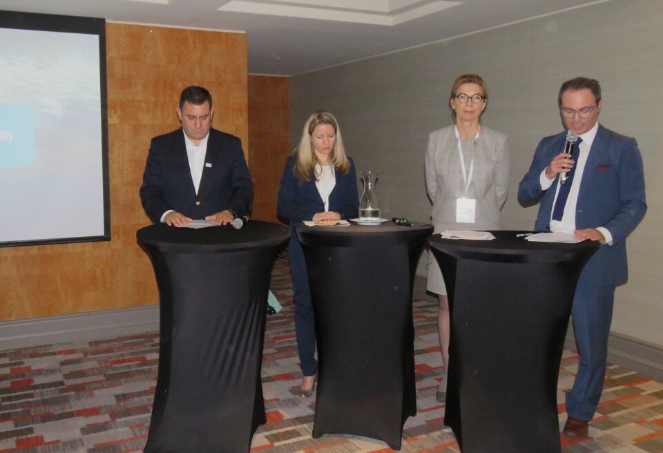 Gerente general de Mowi Chile, Fernando Villarroel; directora de Sustentabilidad y Riesgo de Cermaq AS, Wenche Gronbrekk; vicepresidenta ejecutiva de DNB, Kristin Holth y el gerente Técnico de Camanchaca, Alfredo Tello. Foto: Karla Faundez, Salmonexpert.