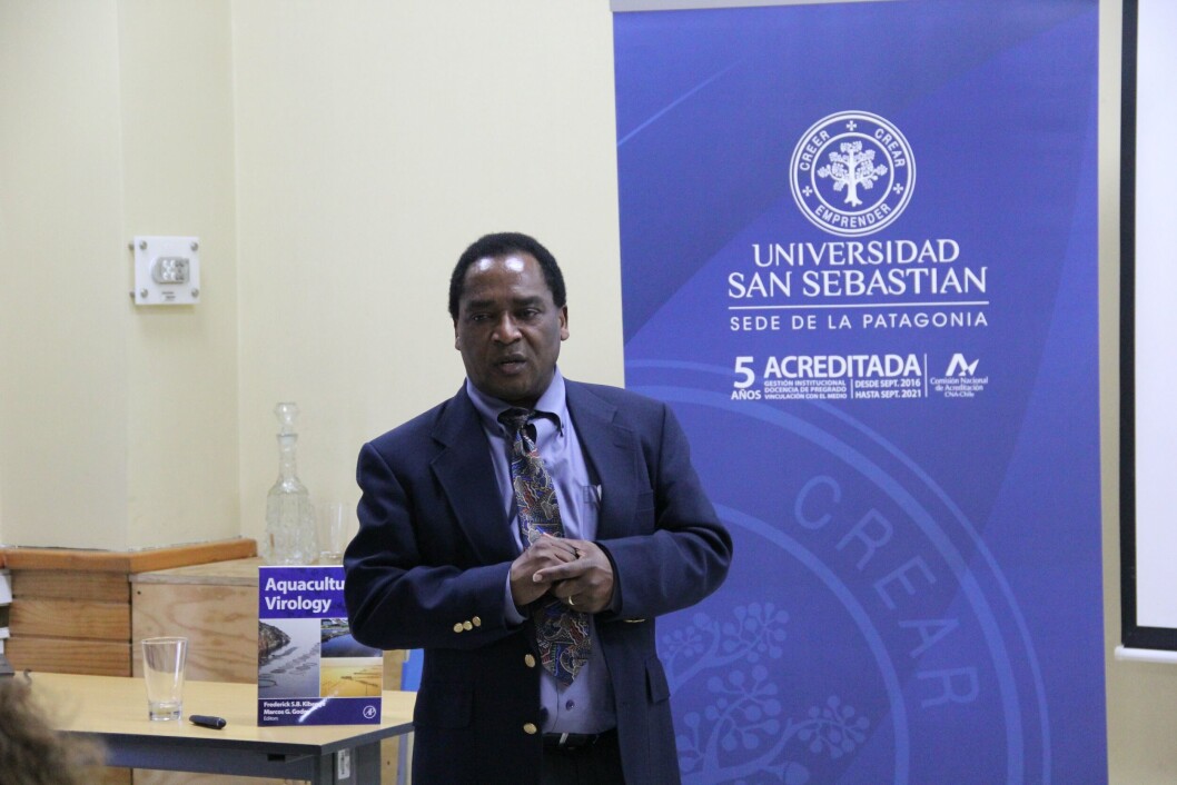 Dr. Fred Kibenge, profesor de virología del Departamento de Patología y microbiología de la Universidad de Prince Edwards Island. Foto: Archivo Salmonexpert. Dr. Fred Kibenge, profesor de virología del Departamento de Patología y microbiología de la Universidad de Prince Edwards Island. Foto: Archivo Salmonexpert.