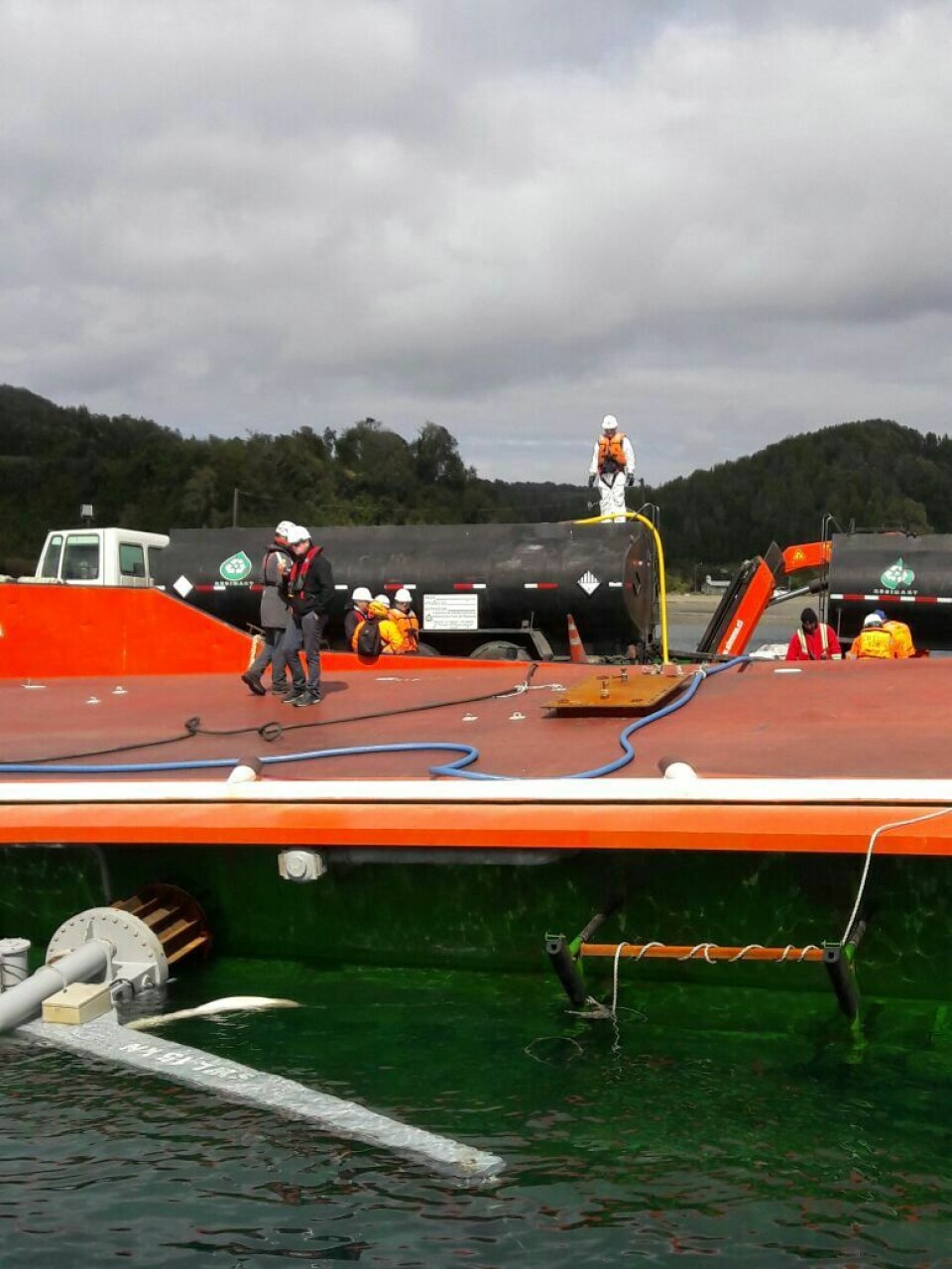 Proceso de extracción de hidrocarburos desde Seikongen. Imagen: Armada de Chile.