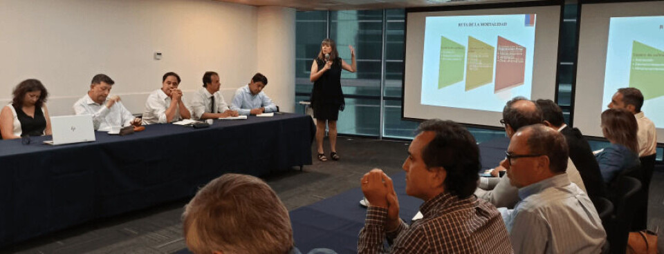 La reunión fue dirigida por las Autoridades de Sernapesca, Alicia Gallardo y Marcela Lara. Imagen: Sernapesca.