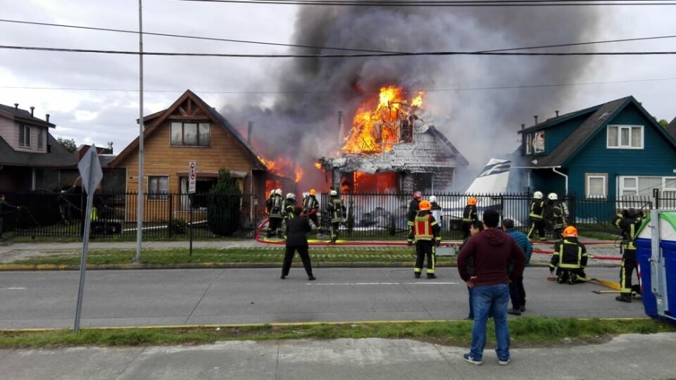 Incendio tras el fatal accidente aéreo en Puerto Montt. Foto: soypuertomontt.cl