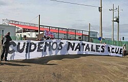 Protestan contra construcción de planta salmonicultora en Puerto Natales