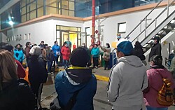 Trabajadores de planta Surproceso en Quellón realizan paralización de brazos caídos