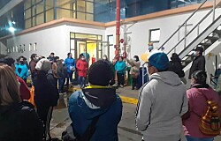 Trabajadores de planta Surproceso en Quellón realizan paralización de brazos caídos