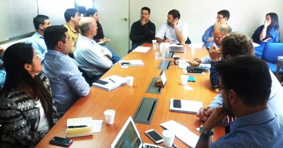 Reunión con actores de la industria. Fuente: Sernapesca.