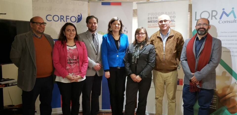 (De izq. a der.) Héctor Plaza de Fishing Partners, Ruth Venegas, ejecutiva de Prochile, Francisco Muñoz, seremi de Economía, Roxana Monsalve, ejecutiva de Prochile, Claudia Huber, directora (s) de Corfo, Wilson Martínez, gerente del Nodo y Jorge Jana, representante de Saut. Imagen: Corfo.