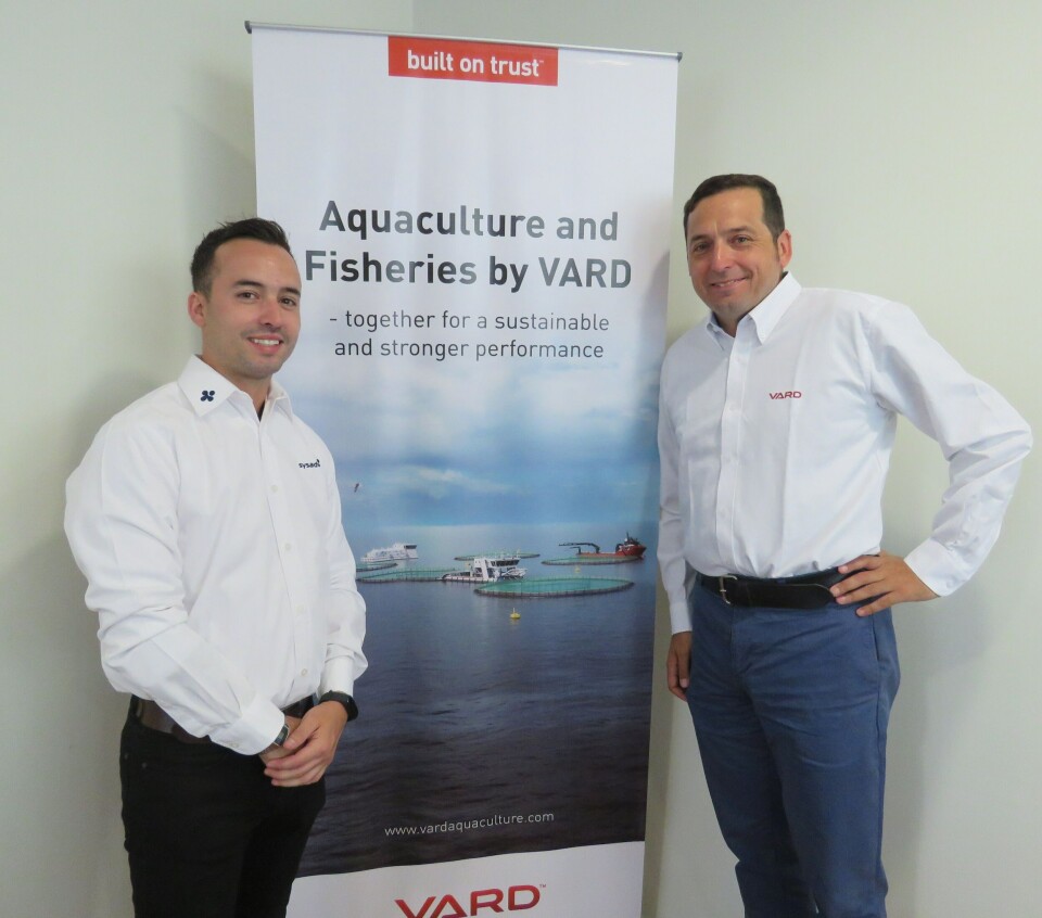 Pedro Pinto, representante de Sysadvance, y Jorge Flores, gerente Comercial de Vard Chile. Foto: Karla Faundez, Salmonexpert.