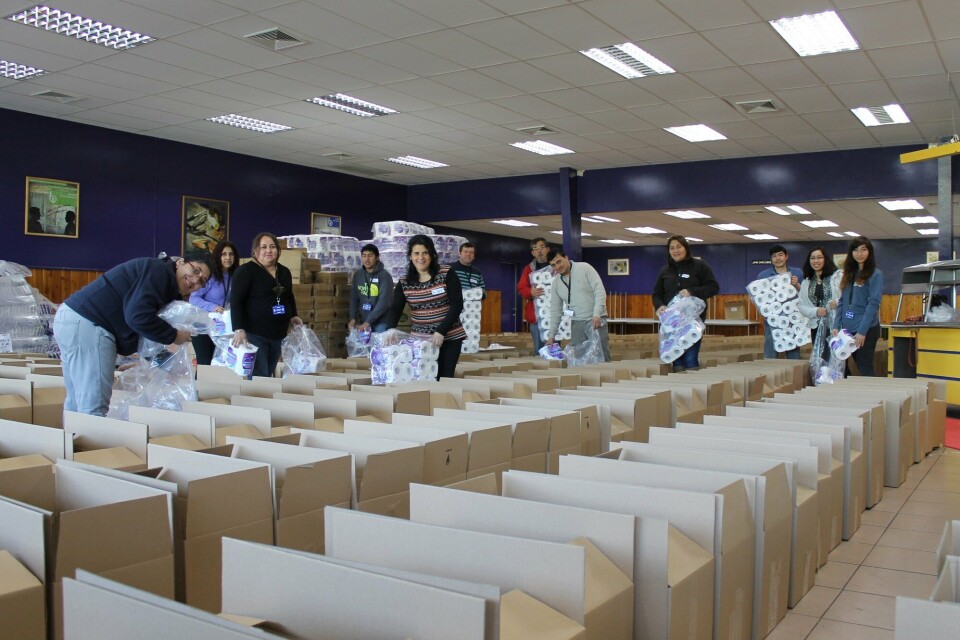Salmonchile y Coordinadora de Trabajadores del Salmón realizan campaña solidaria