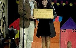 Salmones Camanchaca entrega reconocimiento a Escuela Rural de Peñasmó