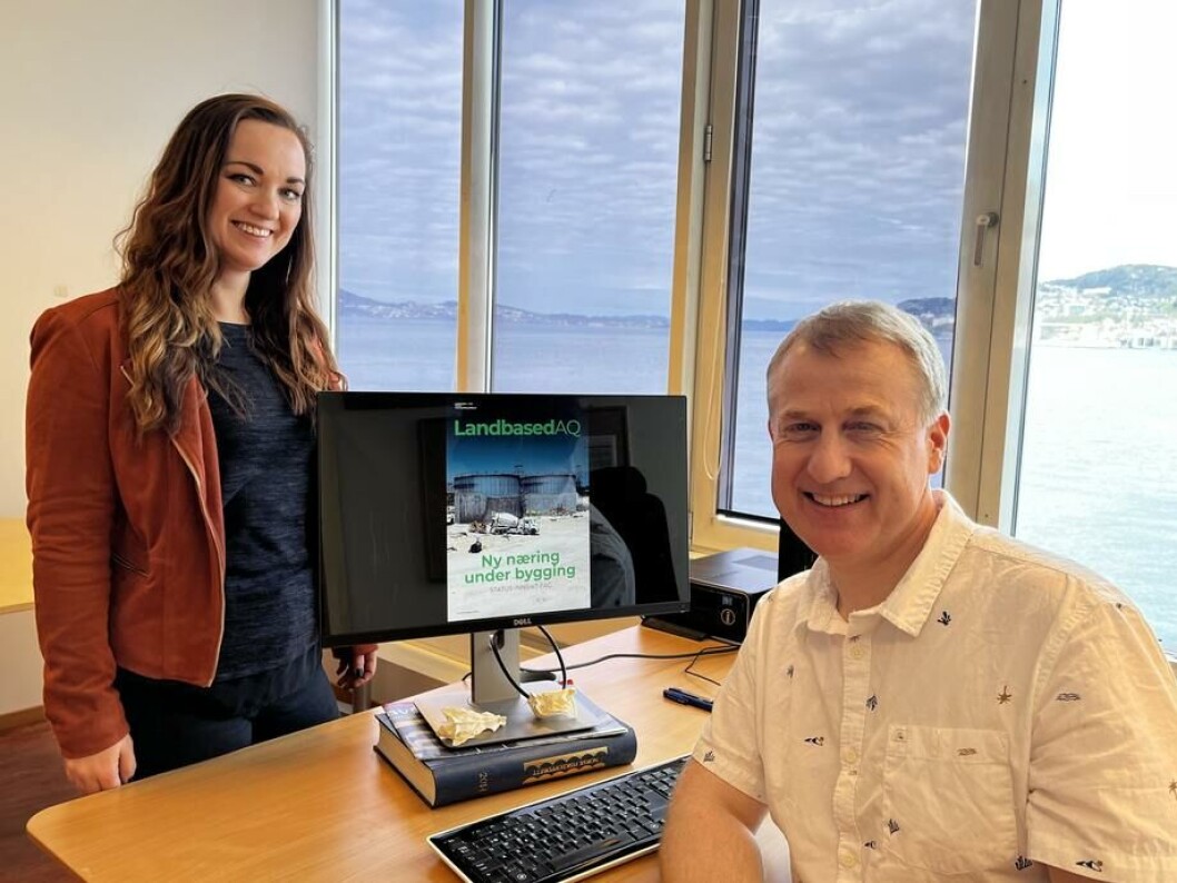 Martine Hjelle trabaja en ventas, mientras que Pål Mugaas Jensen es el editor del nuevo producto de Oceanspace Media, LandbasedAQ. Foto: Anna Goralska. Martine Hjelle trabaja en ventas, mientras que Pål Mugaas Jensen es el editor del nuevo producto de Oceanspace Media, LandbasedAQ. Foto: Anna Goralska.
