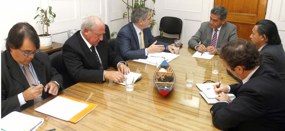 Salmonicultores de Magallanes sostuvieron reunión con subsecretario de pesca