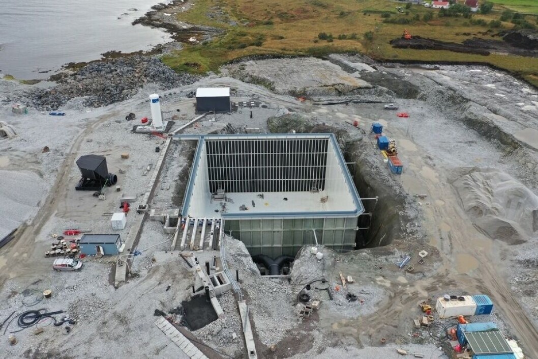 Andfjord Salmon está en marcha con la construcción de la instalación en tierra, y el primer estanque se está llenando de agua. Foto: Andfjord Salmon. Andfjord Salmon está en marcha con la construcción de la instalación en tierra, y el primer estanque se está llenando de agua. Foto: Andfjord Salmon.