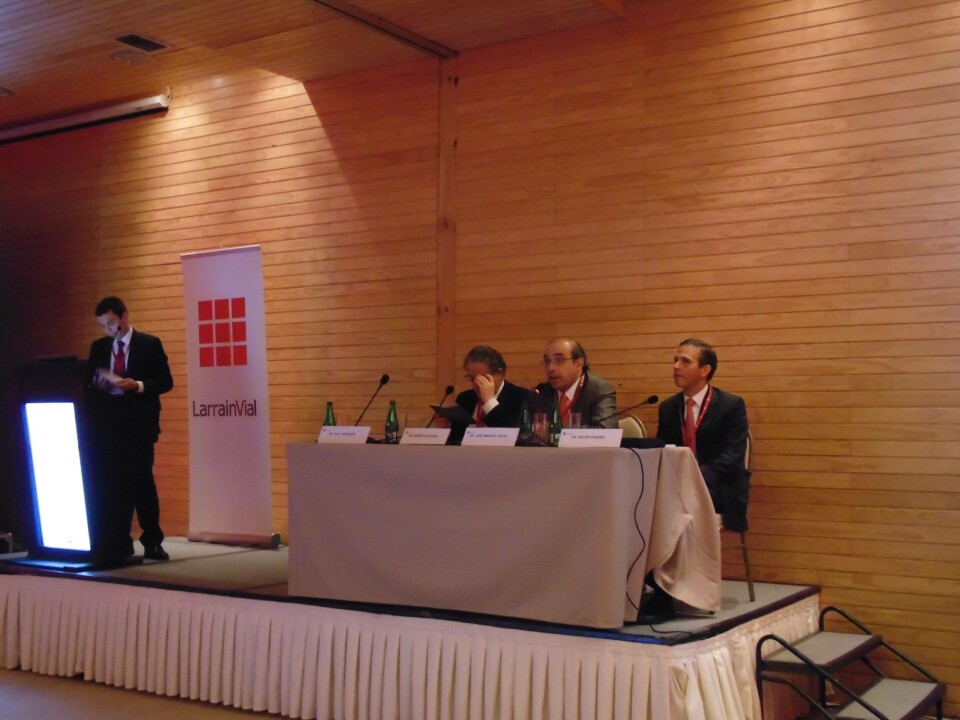 Seminario de LarraínVial analizó las principales variables de la inversión