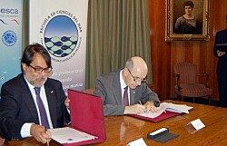 Sernapesca y PUCV firman convenio para promover investigación en acuicultura