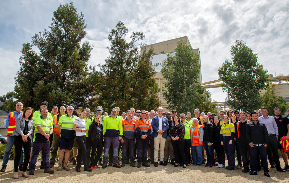 Empleados en la planta de alimentos de Skretting en Cambridge, Tasmania. Foto: Skretting.