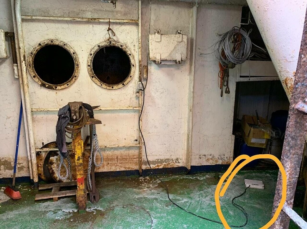 Lugar del wellboat donde se produjo la descarga eléctrica, con fatales consecuencias para un tripulante. Foto: Capitanía de Puerto Quellón. Lugar del wellboat donde se produjo la descarga eléctrica, con fatales consecuencias para un tripulante. Foto: Capitanía de Puerto Quellón.