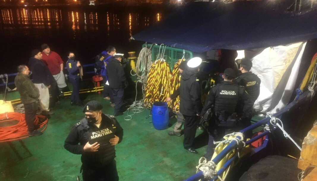 Armada de Chile fiscalizando tras lamentable accidente de buzo en centro de salmones.