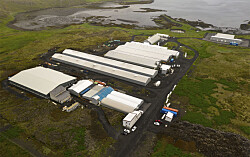 Inauguran centro para producción de ovas de salmón más grande del mundo