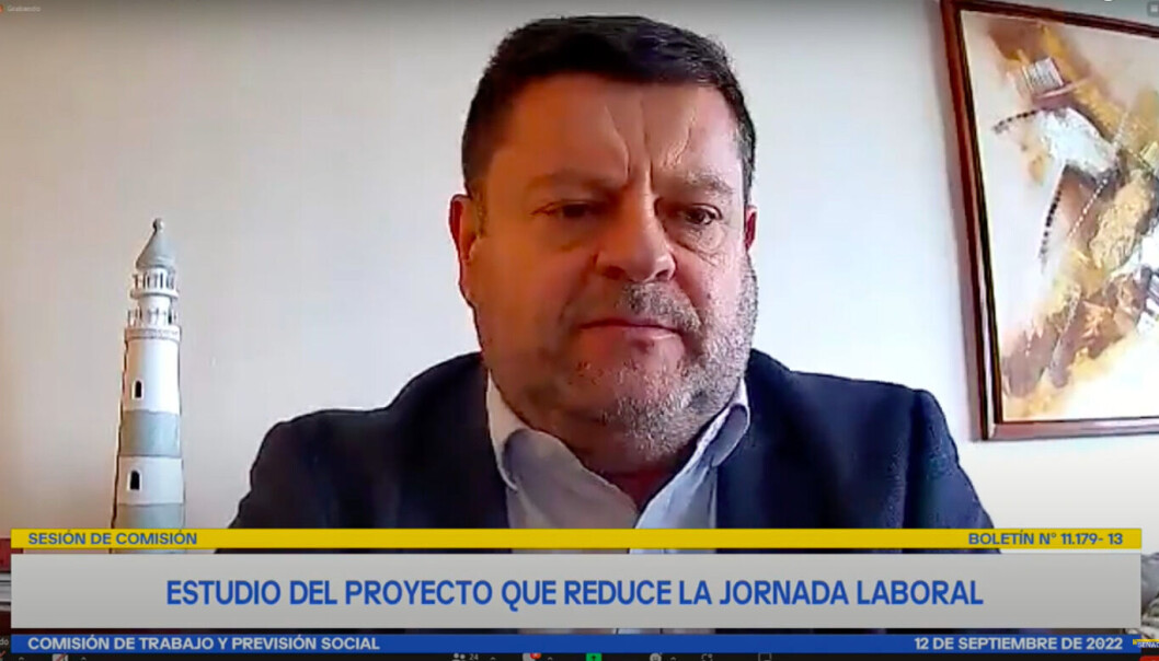 Ricardo Tejada en la exposición ante la Comisión de Trabajo y Previsión Social del Senado. Ricardo Tejada en la exposición ante la Comisión de Trabajo y Previsión Social del Senado.