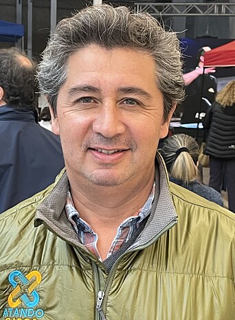 <span class=" italic" data-lab-italic_desktop="italic">Julio Compagnon de Atando Cabos, la empresa que recolectó y envió las redes para reciclar.</span> <span class=" italic" data-lab-italic_desktop="italic">Julio Compagnon de Atando Cabos, la empresa que recolectó y envió las redes para reciclar.</span>