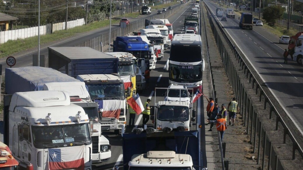 Paro de camioneros en la ruta 5. Paro de camioneros en la ruta 5.