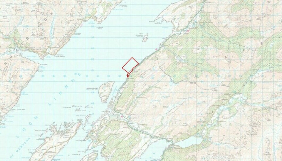 LLS quiere ubicar su granja de salmón SSC al norte de la isla de Shuna, en la costa este de Loch Linnhe. El sitio propuesto está resaltado en rojo.