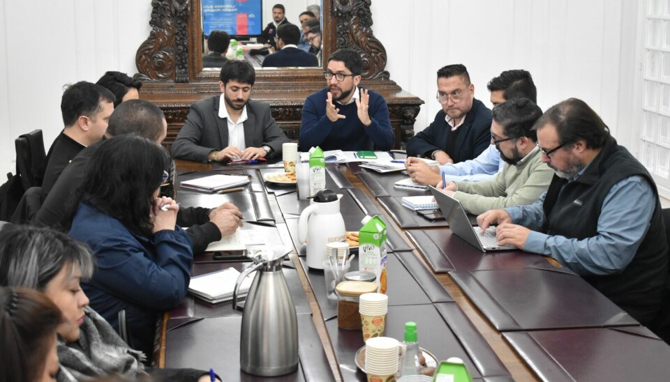 La sesión de la mesa sobre seguridad para los buzos profesionales fue encabezada por el Delegado Presidencial en Magallanes, José Ruiz, y el Subsecretario del Trabajo, Giorgio Boccardo.