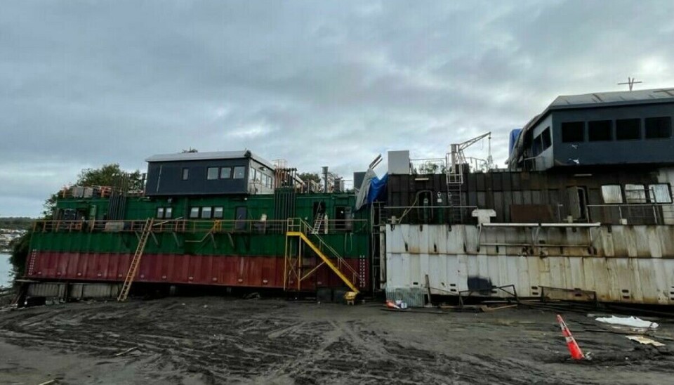Pontones en plena construcción.
