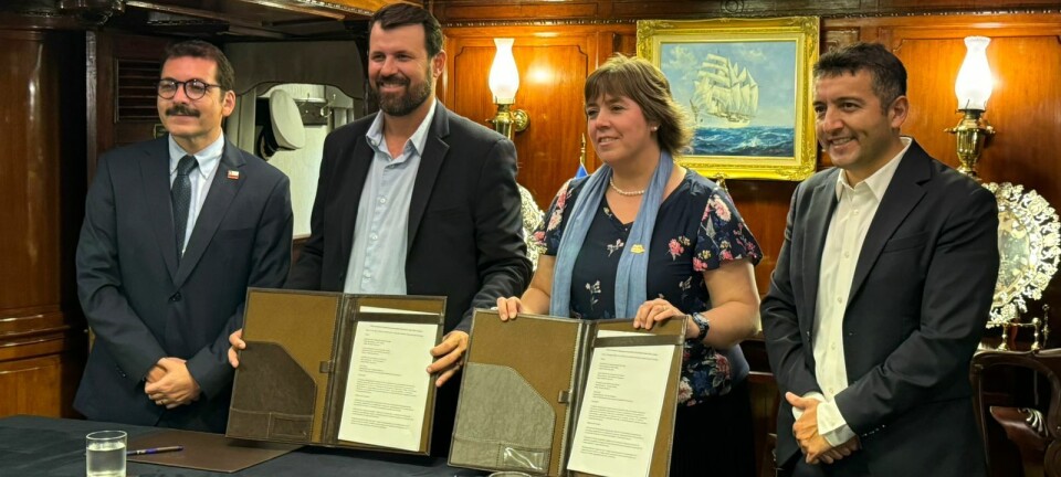 Consejo del salmón firma inédito acuerdo de cooperación de acuicultura continental