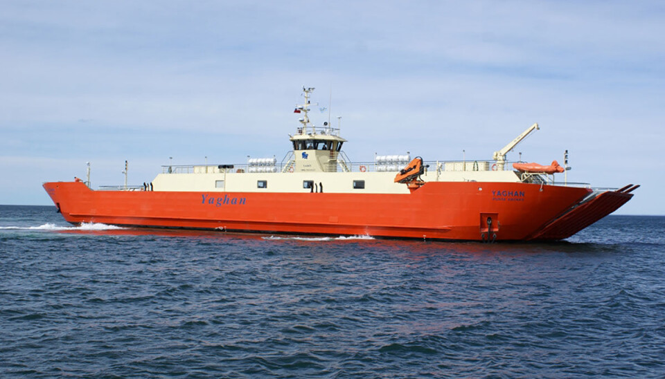 Ferry vara con 42 personas y varias de ellas son refugiadas en centros de salmones
