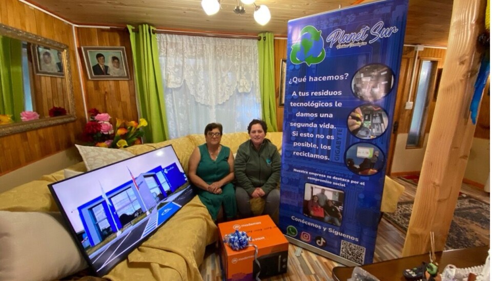 Entrega de Tv y Microondas a Junta de Vecinos Nº 47 de Panitao Alto.